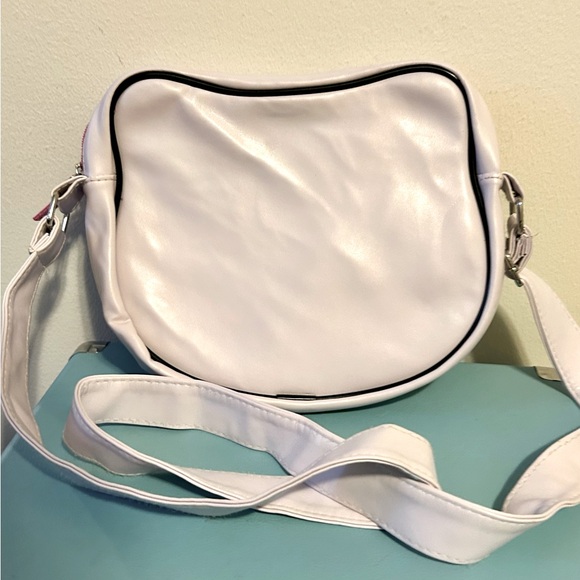 Hello Kitty Faux Leather Purse 2012 Loungefly Women's Small Bag. Loose Bow. - Picture 2 of 7